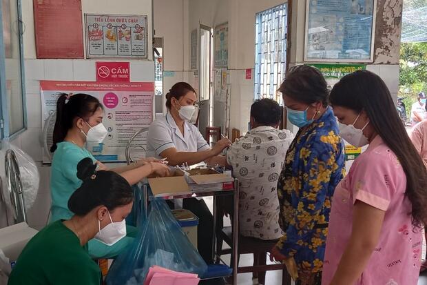 Trung tâm Y tế thành phố Sa Đéc tăng tốc tiêm ngừa vắc xin Covid - 19