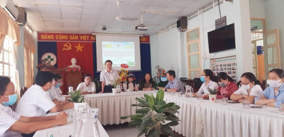 THÀNH ỦY SA ĐÉC THĂM CBVC TTYT TP NHÂN NGÀY THẤY THUỐC VIỆT NAM