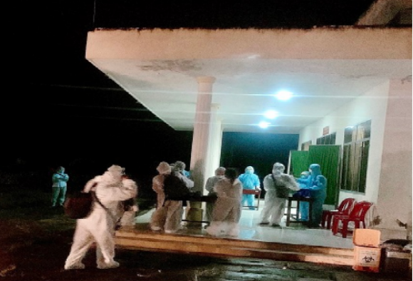 TTYT TP SA ĐEC TIẾP NHẬN 65 NGƯỜI TỪ INDONESIA VỀ KHI CÁCH LY