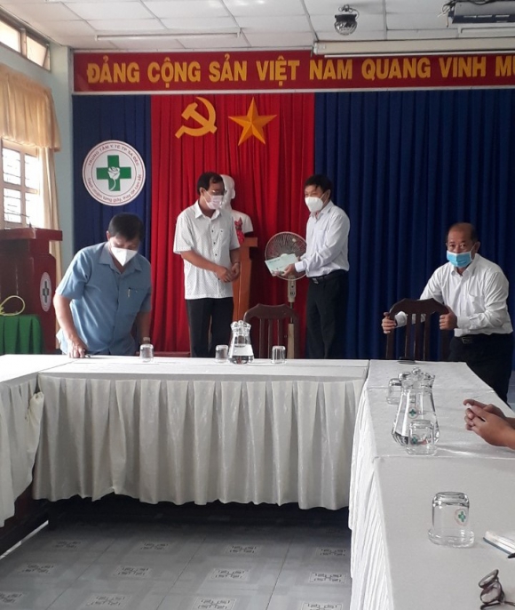 TỈNH ỦY ĐỒNG THÁP THĂM DỘNG VIÊN TTYT TP SA ĐÉC TRONG PHÒNG CHỐNG DỊCH BỆNH COVID -19